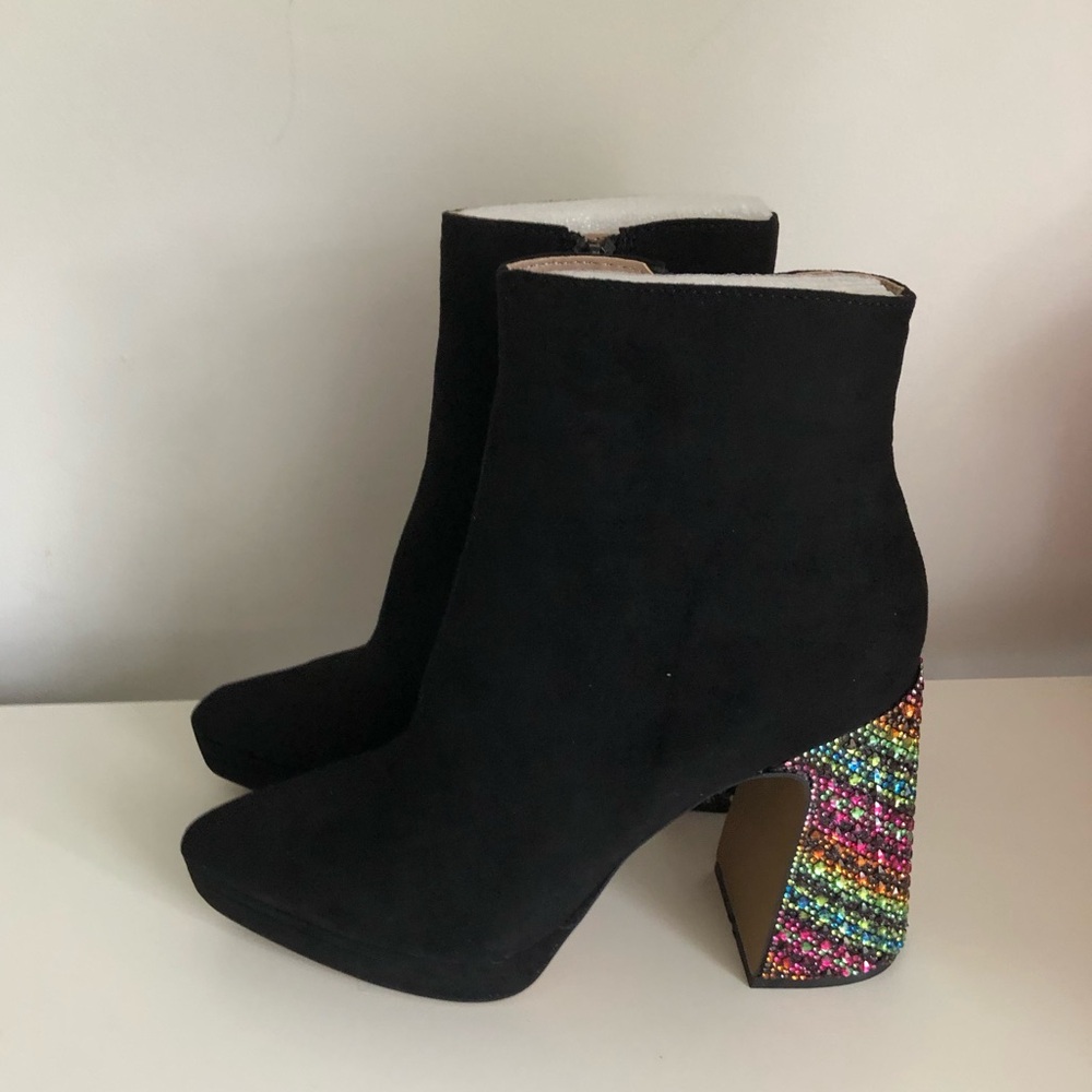 NEW Betsey Johnson Women’s Raylan Gemstone Bling Booties Black